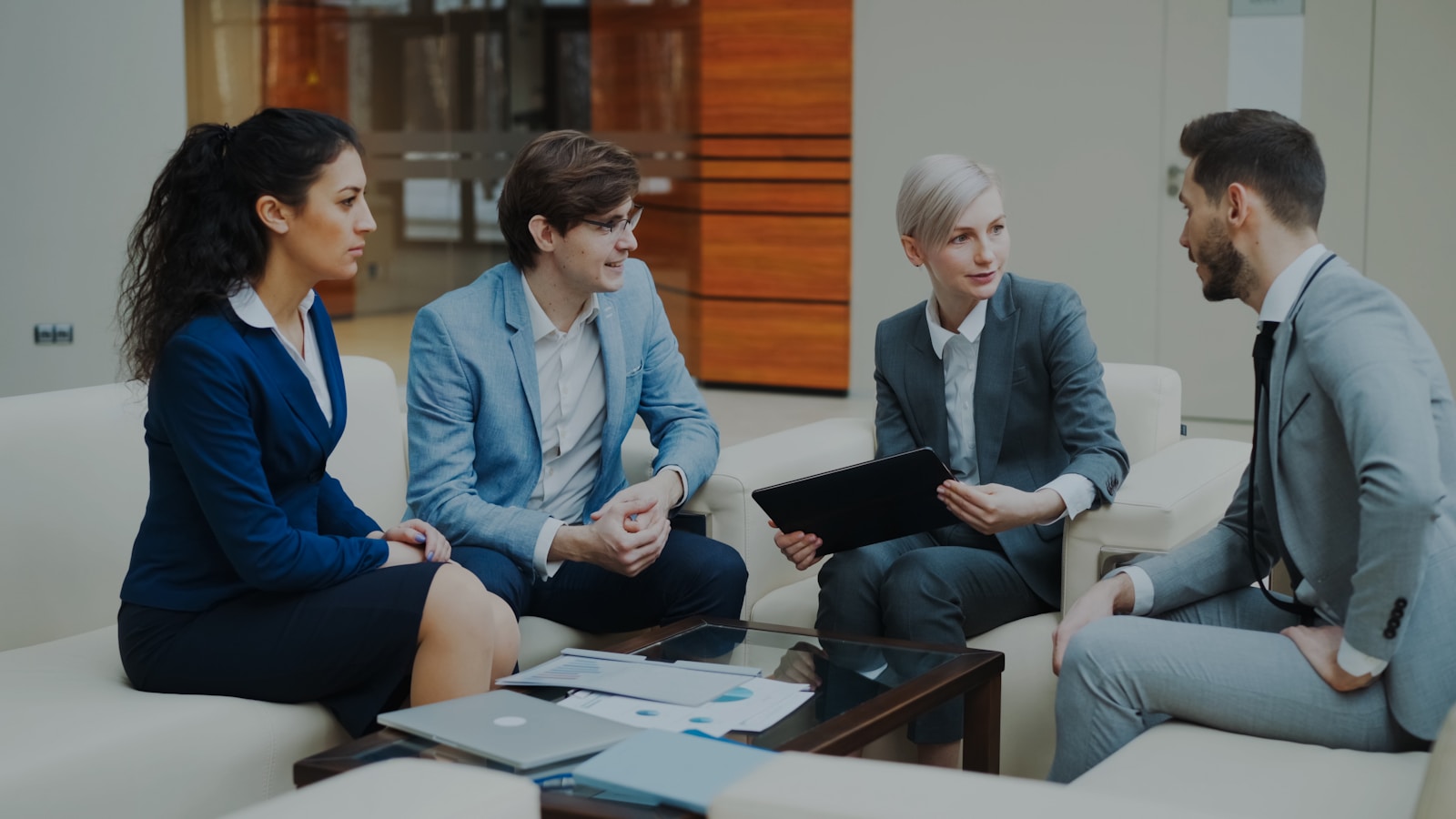 Professionisti riuniti per un confronto di lavoro